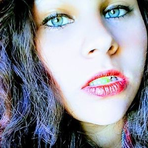 Meet your Posher, Jade